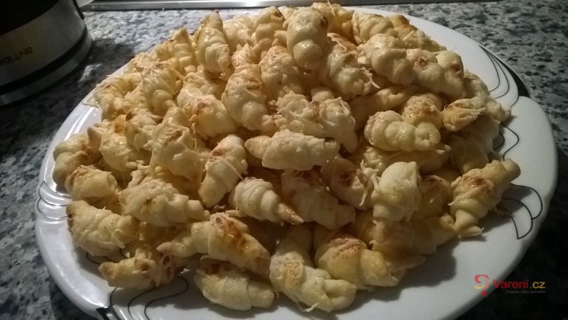 Slané sýrové rohlíčky - fotografie 2