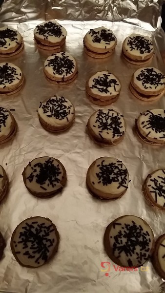 Křehká plněná kolečka - fotografie 3