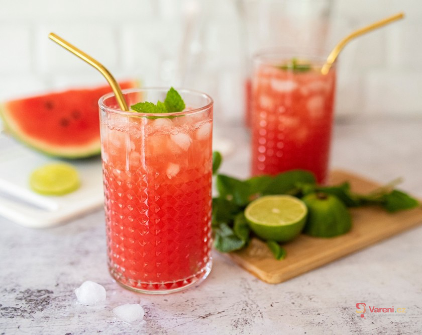 Domácí melounová limonáda s mátou