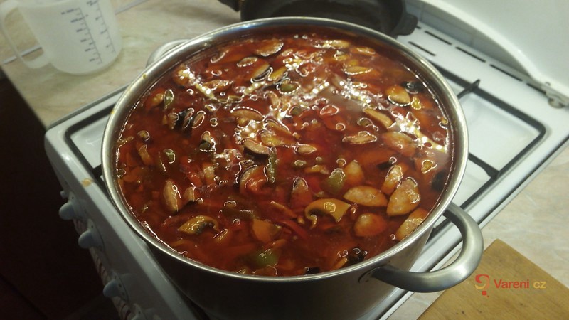 Silvestrovská polévka s ostravskou klobásou - fotografie 2