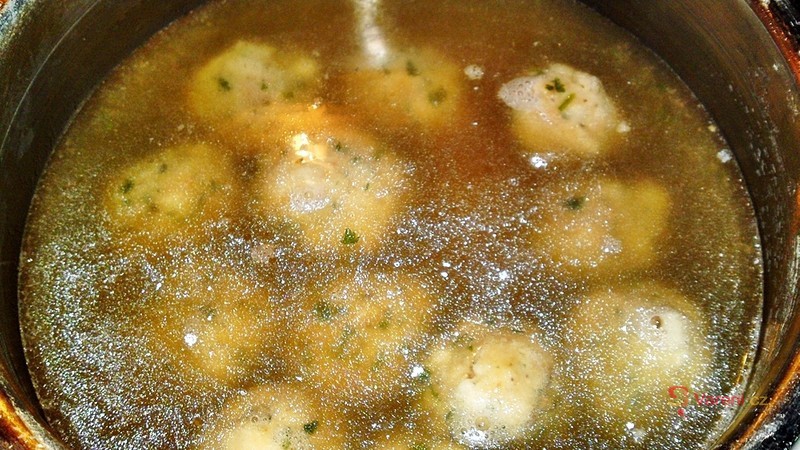 Polévka z kachních drobů s játrovými knedlíčky - fotografie 3