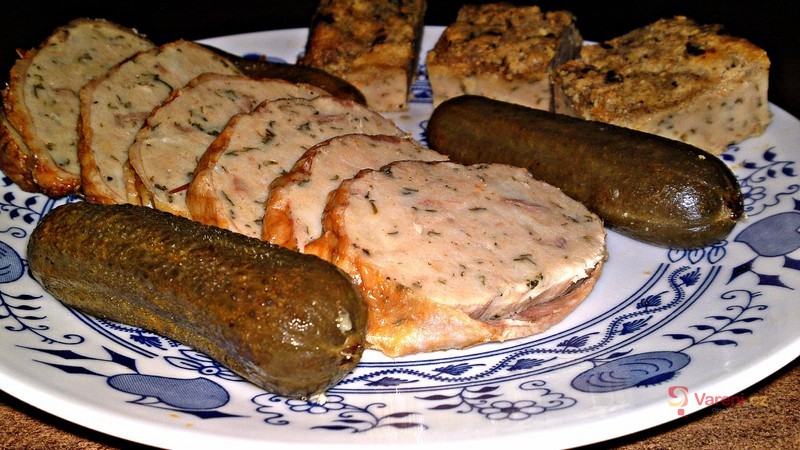 Pečený kachní krk plněný nádivkou z kachních jater - fotografie 2