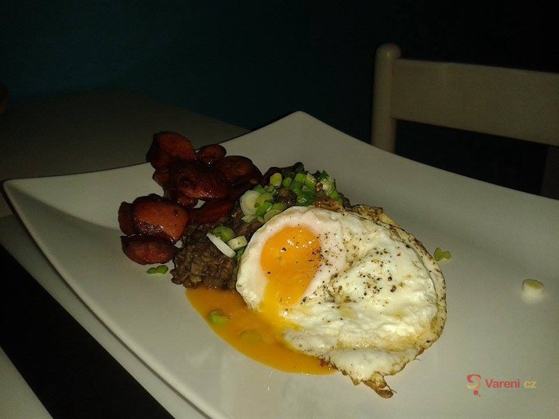 Čočka s uzeninou a vejcem - fotografie 2