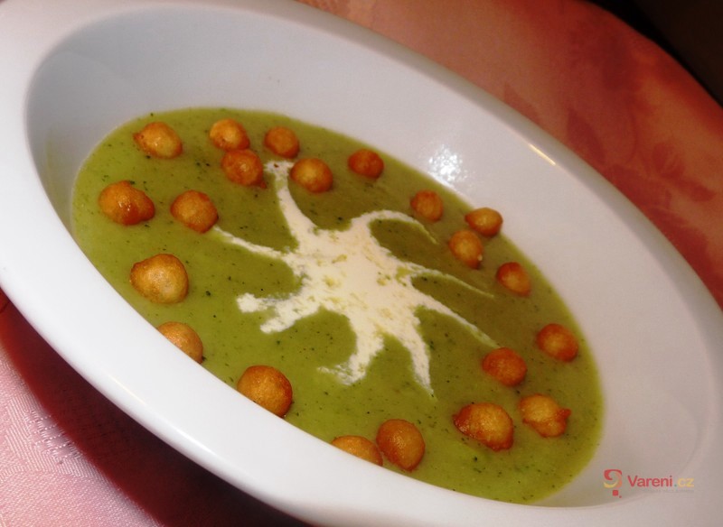 Brokolicová krémová polévka - fotografie 3