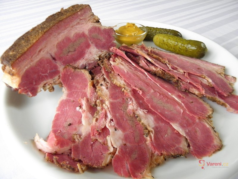 Domácí pastrami v sendviči - fotografie 3