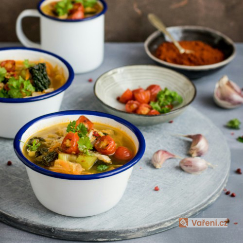 Smetanová zelenina s křupavým chlebem