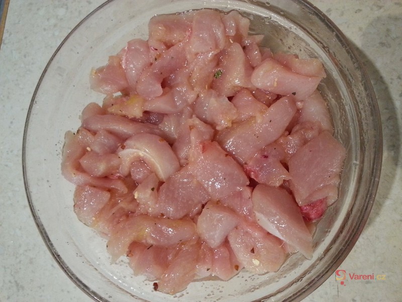 Výborný kuřecí salát - fotografie 5