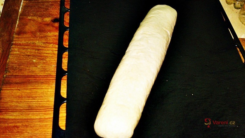 Jablkový kynutý závin - fotografie 5