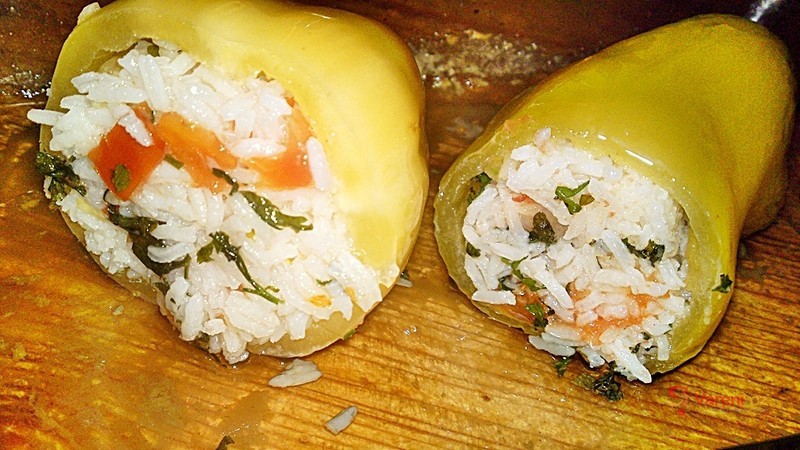 Pečená plněná paprika s dušenou rýží - fotografie 3