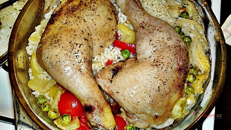 Pečená kuřecí stehna na dušené rýži - fotografie 4