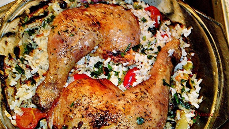 Pečená kuřecí stehna na dušené rýži - fotografie 3