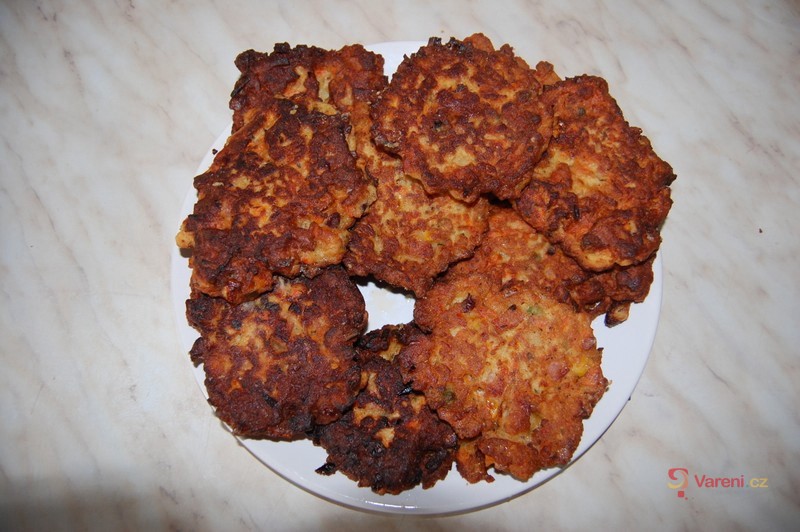 Zeleninové karbanátky se salámem - fotografie 3