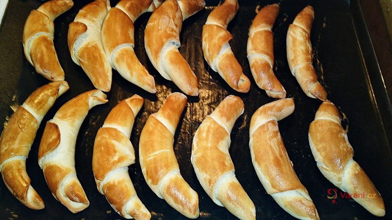 Domácí máslové rohlíky - fotografie 4