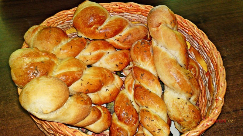Velikonoční slané kroucené pečivo - fotografie 4