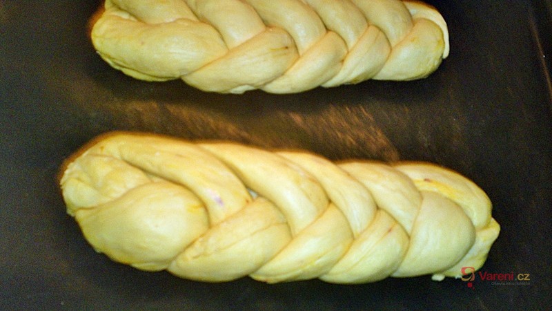 Velikonoční šafránová vánočka ze čtyřech pramenů - fotografie 5