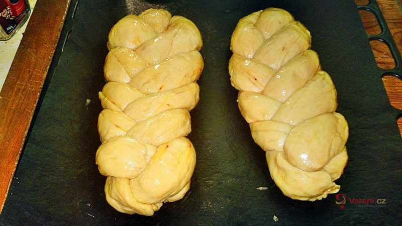 Velikonoční šafránová vánočka ze čtyřech pramenů - fotografie 4