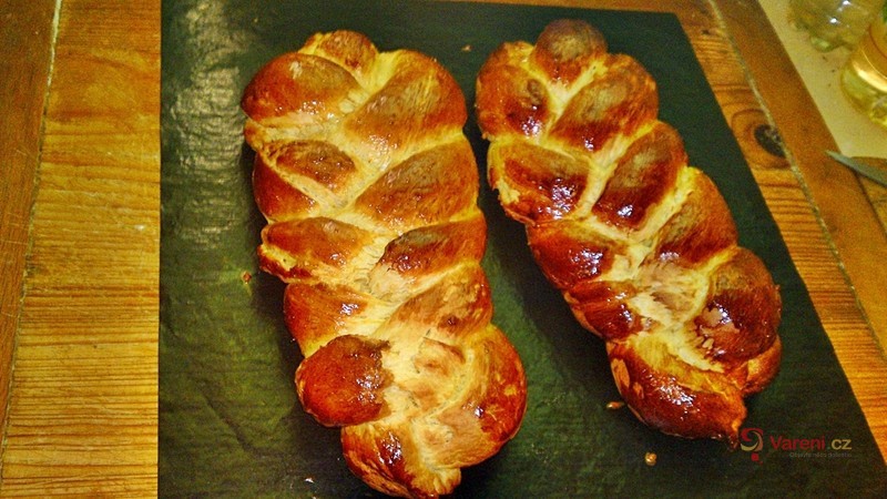 Velikonoční šafránová vánočka ze čtyřech pramenů - fotografie 3