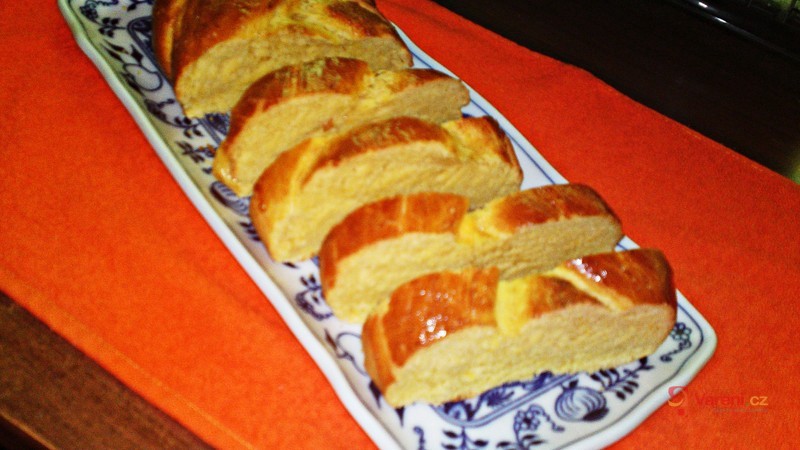 Velikonoční šafránová vánočka ze čtyřech pramenů - fotografie 2