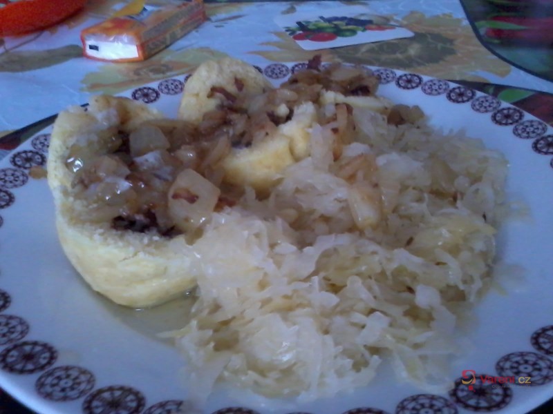 Plněné bramborové knedlíky s uzenou krkovicí - fotografie 2