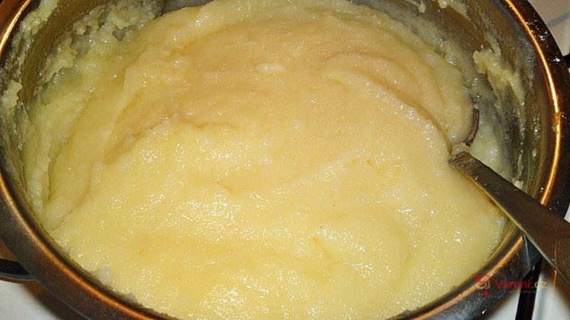 Medový krémeš s krémem z krupicové kaše - fotografie 5