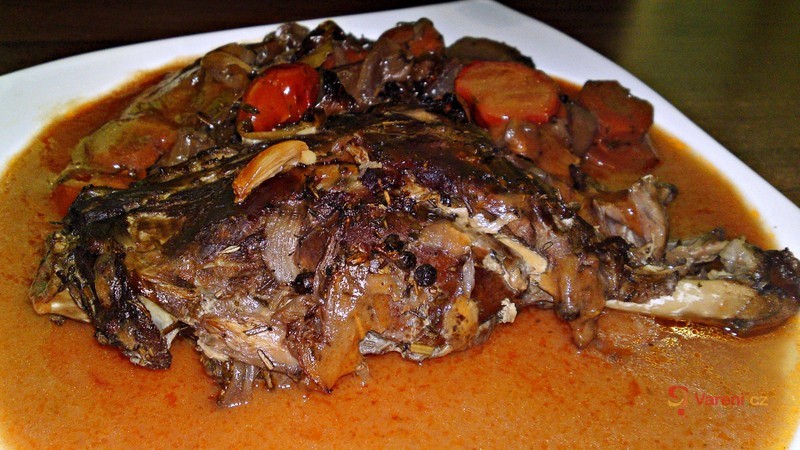 Zaječí pečené na víně a zelenině - fotografie 2