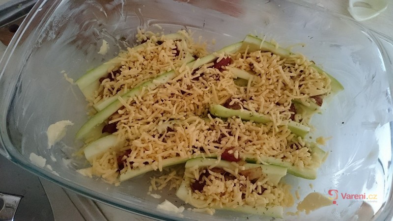 Zapečená plněná cuketa - fotografie 2