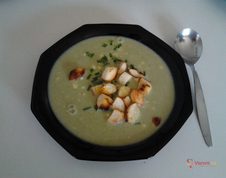 Jarní polévka z medvědího česneku - fotografie 2