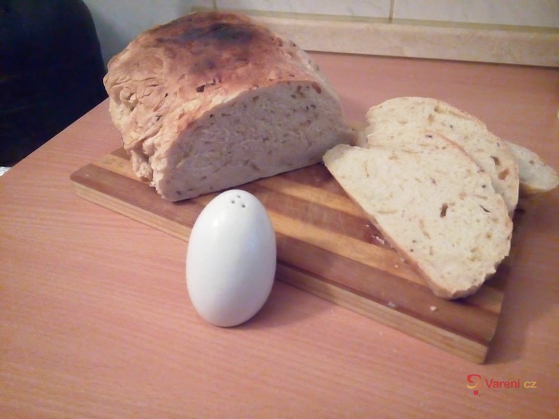 Chleba se smaženou cibulkou - fotografie 2