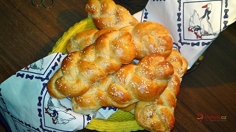 Jednoduché domácí pletýnky se sezamem - fotografie 2