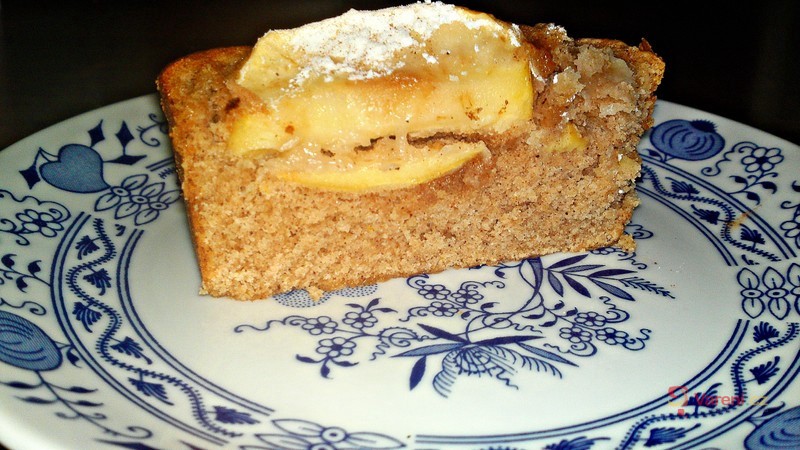 Turecký nekynutý jablkový koláč - fotografie 2