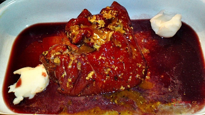 Švédské pečené uzené koleno - fotografie 5