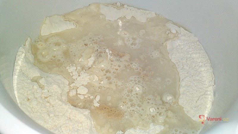 Můj první domácí kváskový chléb - fotografie 2