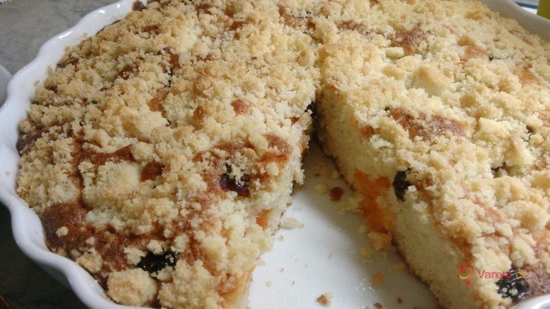 Bublanina s grepem, brusinkami a drobenkou - fotografie 3