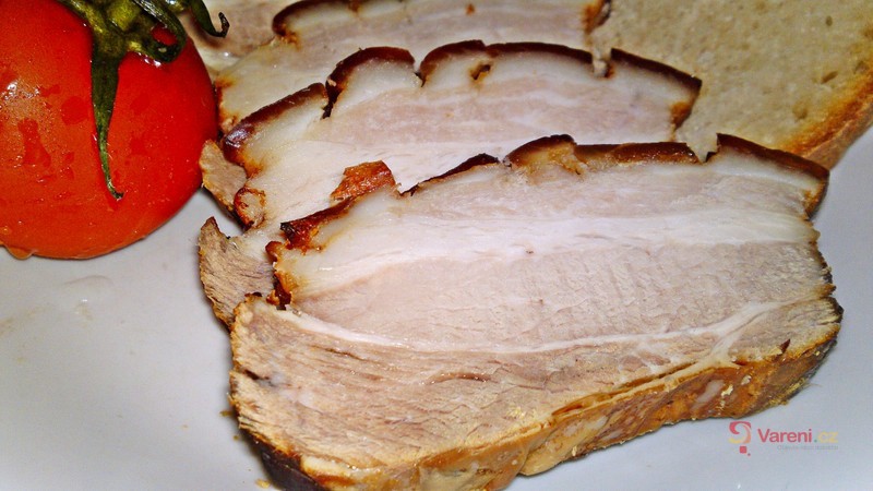 Pečený bůček Momofuku marinovaný v suché marinádě - fotografie 2