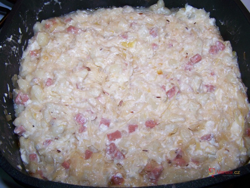 Halušky s uzeninou, zelím a balkánským sýrem - fotografie 2