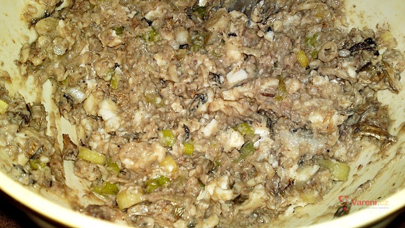 Pomazánka z uzených šprotů s jarní cibulkou - fotografie 5