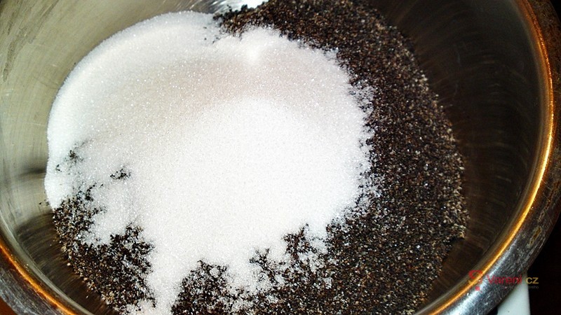 Válený makovo-jablkový štrúdl - fotografie 2