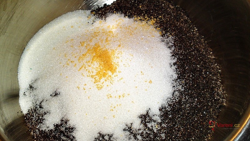 Válený makovo-jablkový štrúdl - fotografie 4