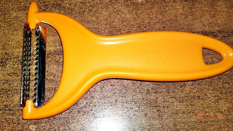 Raw špagety z cukety a mrkve jako salát - fotografie 4