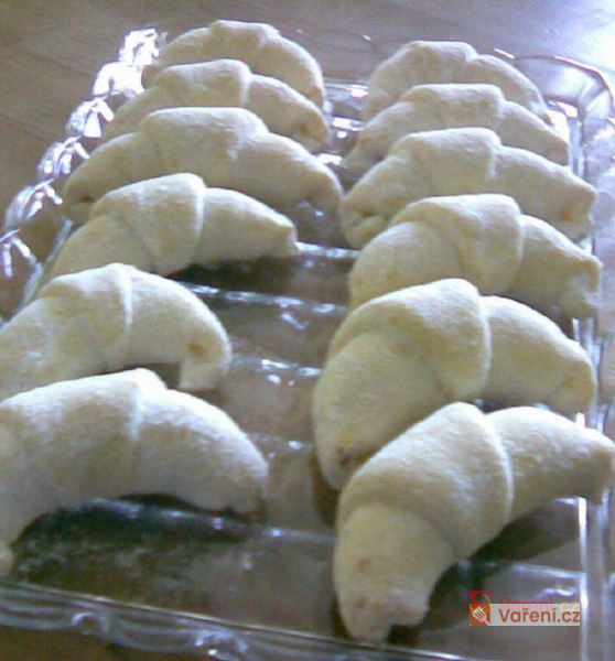 Křehké plněné rohlíčky - fotografie 2