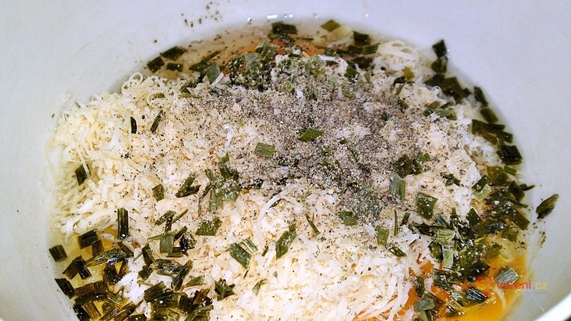 Cuketa pod peřinkou ze sýrovo-smetanového těstíčka - fotografie 4