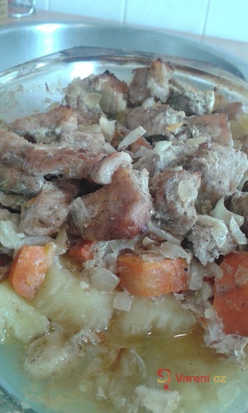 Vepřové výpečky s mrkví a bramborami - fotografie 2