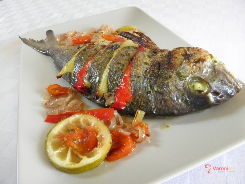 Pražma pečená s rajčaty a paprikou - fotografie 2