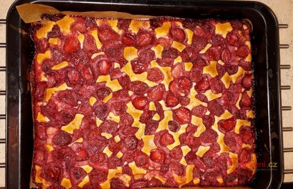 Skvělá jahodová bublanina - fotografie 2