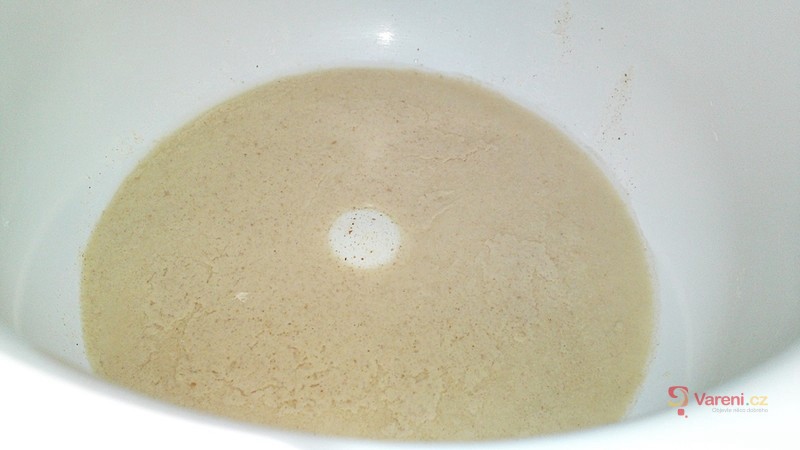 Domácí žemle s kváskem a droždím - fotografie 2