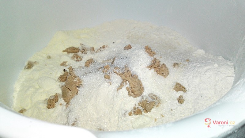 Domácí žemle s kváskem a droždím - fotografie 3