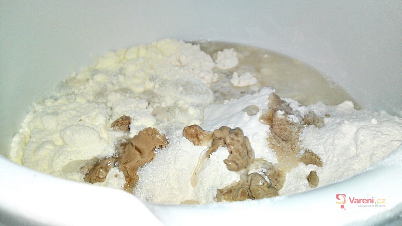 Domácí žemle s kváskem a droždím - fotografie 4