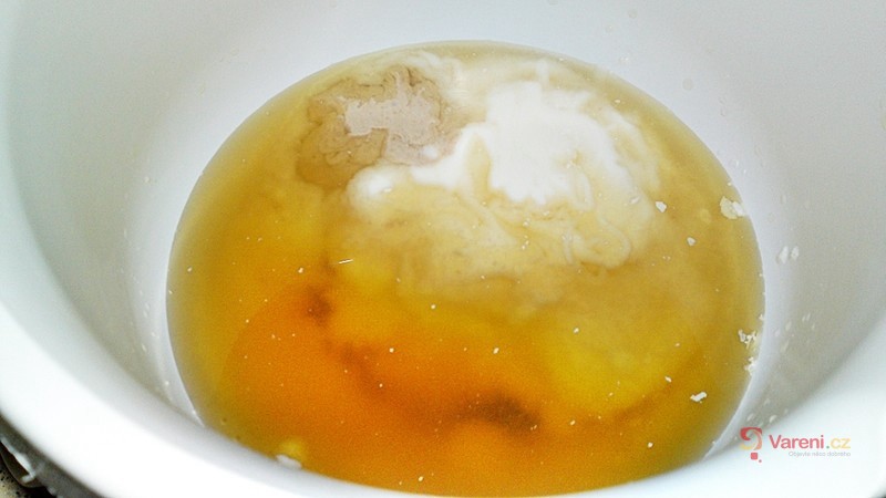 Domácí bramborový chléb s kváskem a droždím s předtěstem - fotografie 2