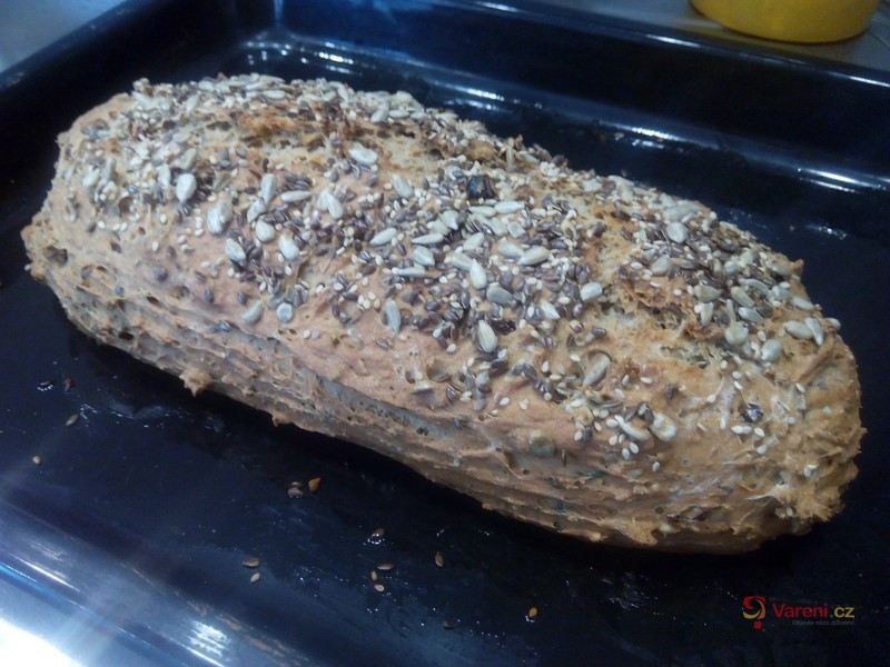 Zdravý chléb z bílého jogurtu - fotografie 5