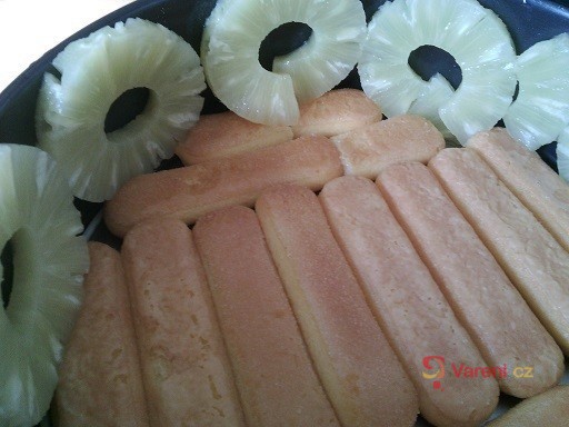 Jogurtový dort s ananasem bez pečení - fotografie 3